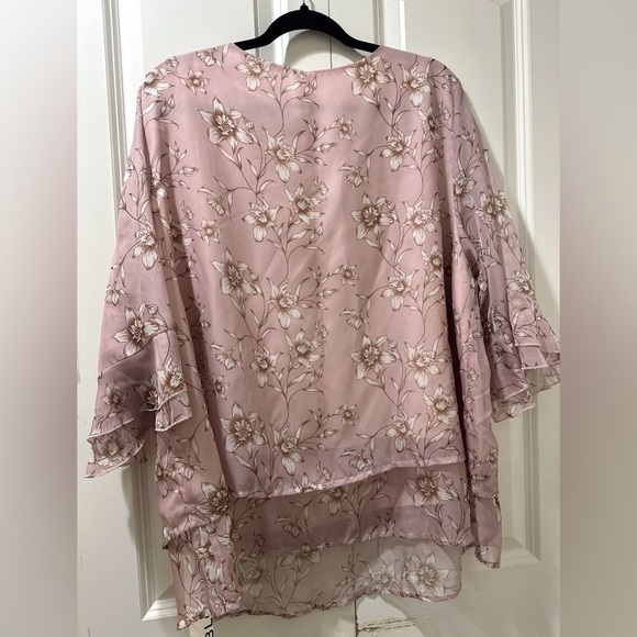 BloomChic Plus Size Daffodils Print Tiered Ruffle Sleeve Mesh Blouse - Picture 6 of 8